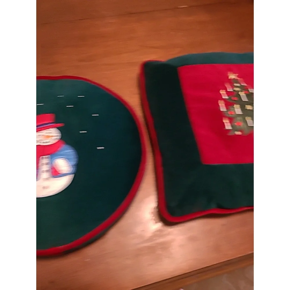 Christmas Velvet Throw Pillows 2 Snowman Christmas Tree Red‎ Green Holiday